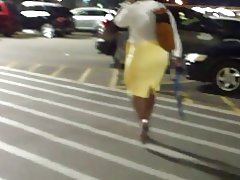 Zabal aldakak, milf estu horia gona..